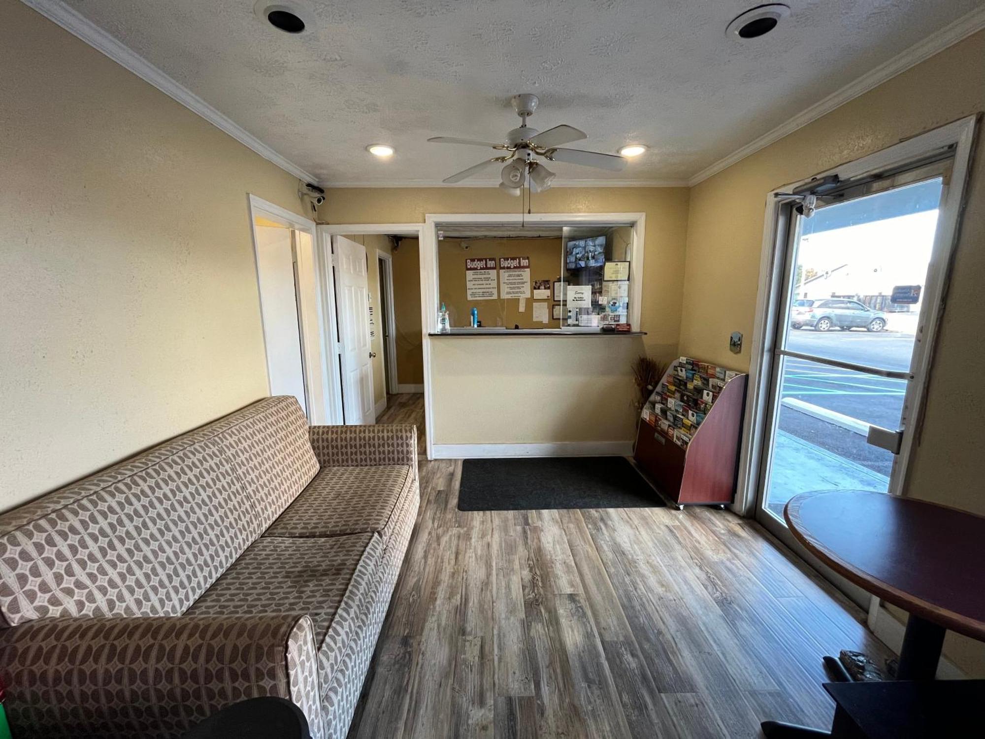 Budget Inn Nassawadox Bagian luar foto