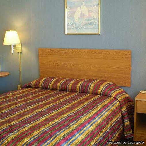 Budget Inn Nassawadox Bagian luar foto